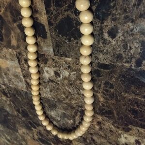 Elegant Beige Beaded Necklace